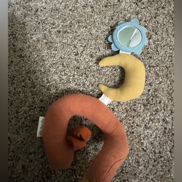 Itzy Ritzy SpiralCar seat and stroller Activity Toy ages 0 months and up - Picture 3 of 6